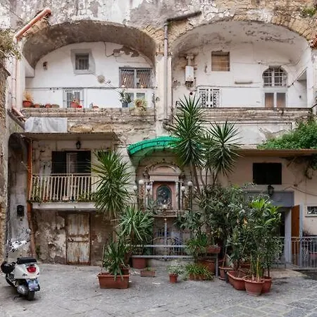 Samm San Gregorio Armeno 4* Nápoles