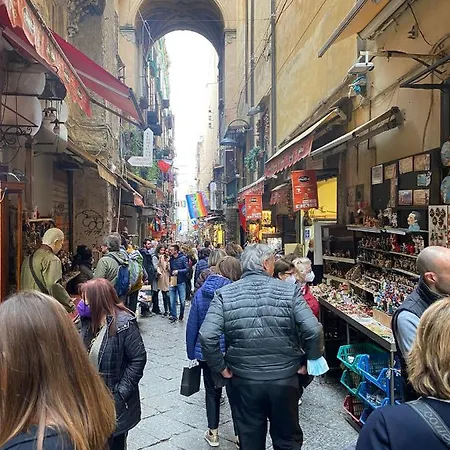 Samm San Gregorio Armeno Couette-café Naples