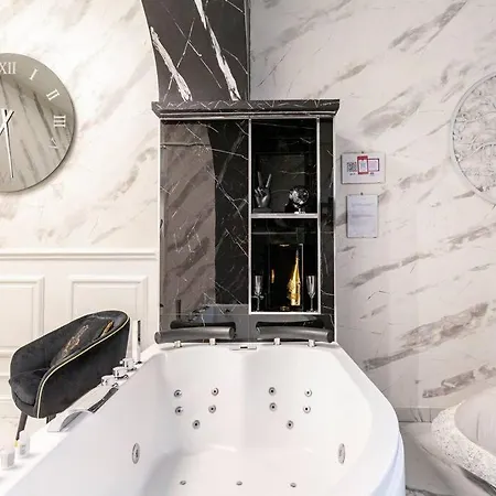 Samm San Gregorio Armeno Bed & Breakfast 4*